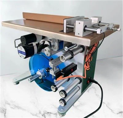 Box Rohový etiketovací stroj