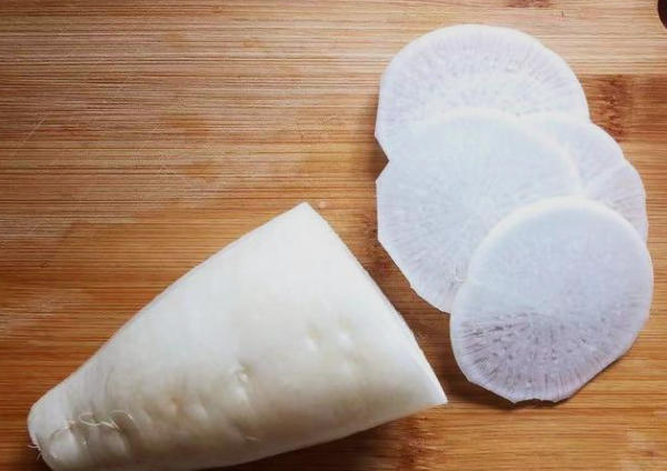 white radish slicing white radish slicing