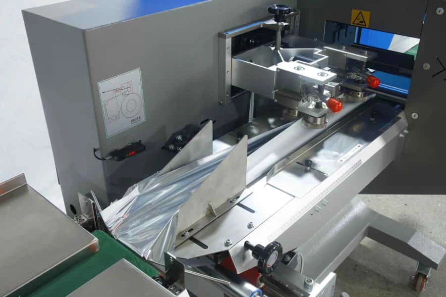 Automatic Pillow Packaging Machine Automatic Pillow Packaging Machine