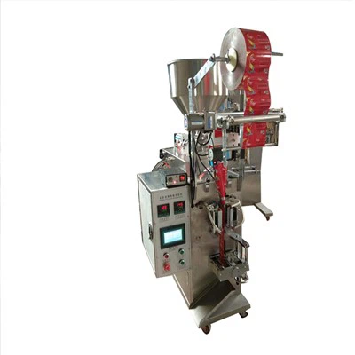Stroj na balenie sáčkov s kečupom